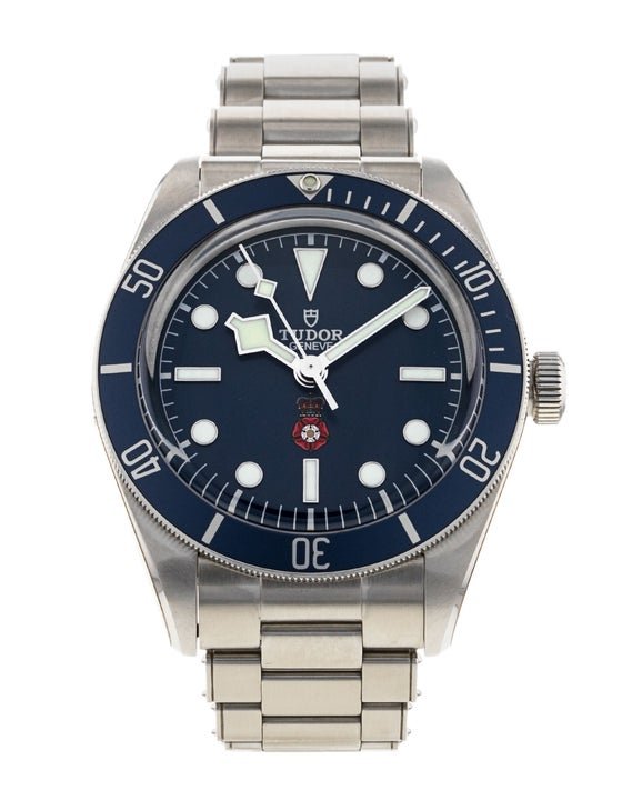 Tudor Black Bay case proportions on a modern dive watch